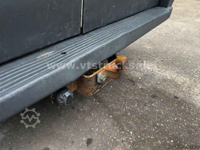 Panelvan CITROEN Jumper Kasten 60 HDI 100 AHK Regale