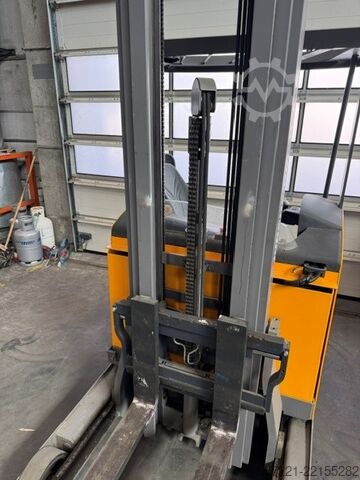 Reach trucklar Jungheinrich ETV 214