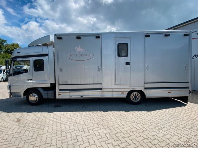 Hayvan taşıyıcı MERCEDES-BENZ Atego 8180 3-4  Pferde  Wohnung