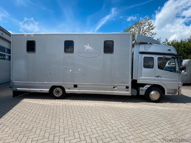 Hayvan taşıyıcı MERCEDES-BENZ Atego 8180 3-4  Pferde  Wohnung