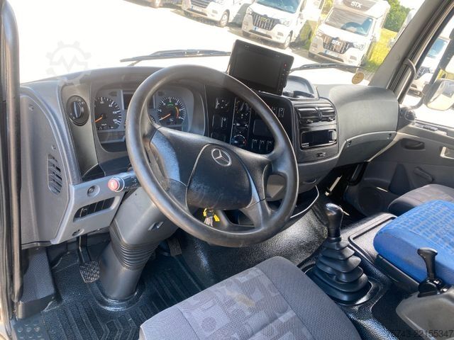 Hayvan taşıyıcı MERCEDES-BENZ Atego 8180 3-4  Pferde  Wohnung