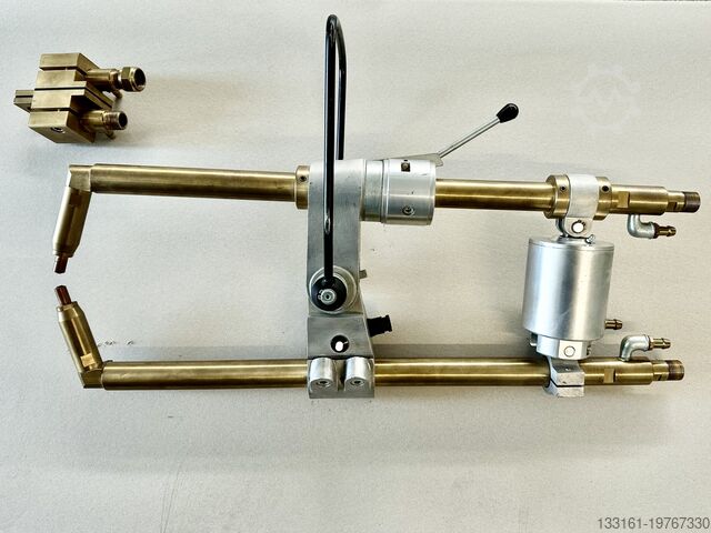 Bodový svařovací stroj