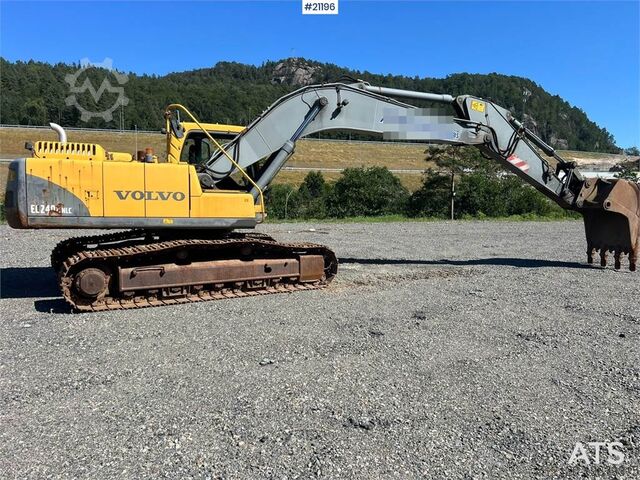 Rupsgraafmachine Volvo EC240 nlc Excavator w/ bucket WATCH VIDEO