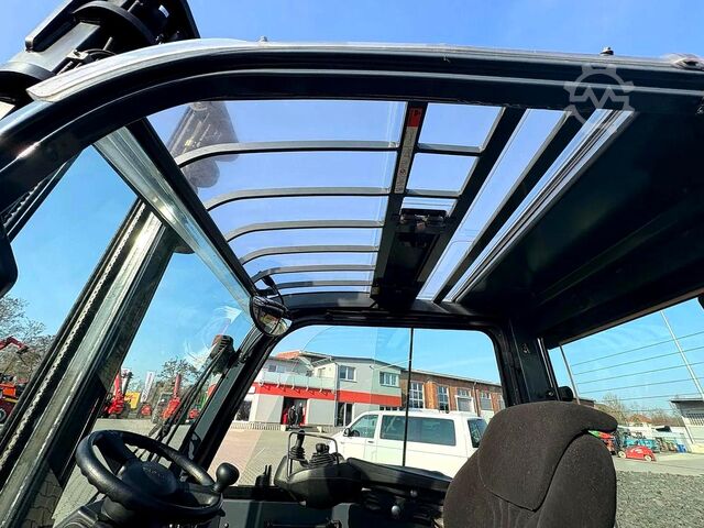 Chariot élévateur électrique 4 roues Toyota 8FBMT25