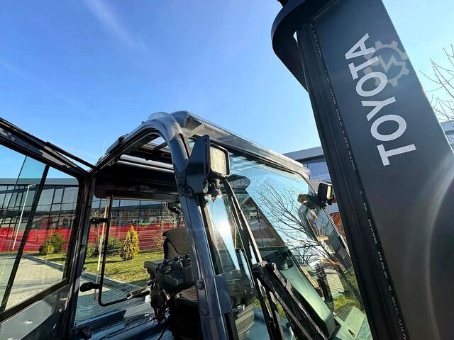 Chariot élévateur électrique 4 roues Toyota 8FBMT25
