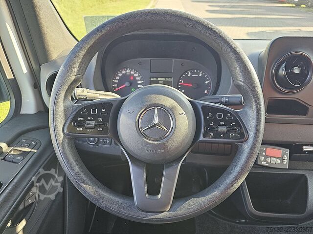 Kyldelastbil MERCEDES-BENZ SPRINTER 516 Koelwagen Automaat!
