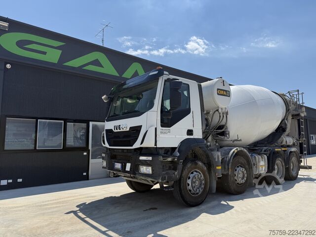 Kamion mikser za beton Iveco Trakker 410T50 CIFA 13cbm 8x4 40Ton
