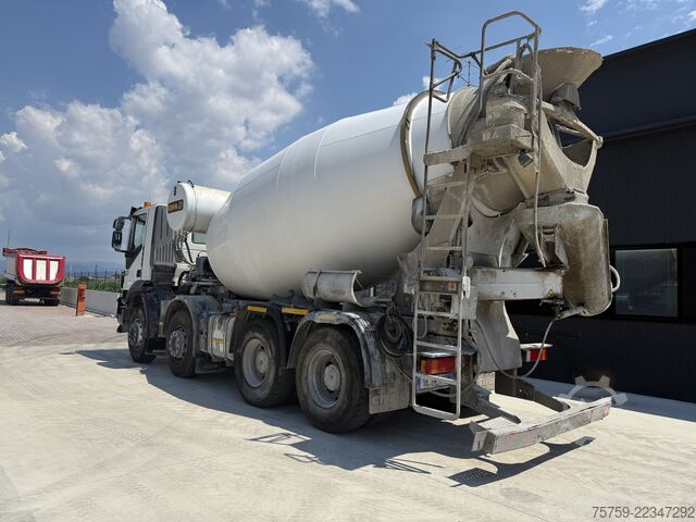 Kamion mikser za beton Iveco Trakker 410T50 CIFA 13cbm 8x4 40Ton