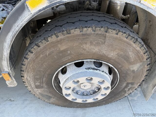 Kamion mikser za beton Iveco Trakker 410T50 CIFA 13cbm 8x4 40Ton