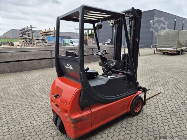 Carrello elevatore Linde E16C, Triplex, Freelift & Sideshift.