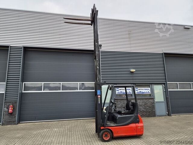 Carrello elevatore Linde E16C, Triplex, Freelift & Sideshift.