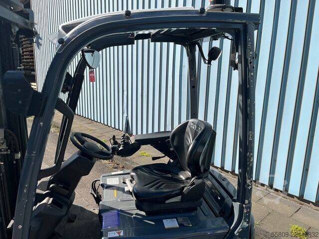 Carrello elevatore elettrico a 4 ruote Toyota 8FBEK16T
