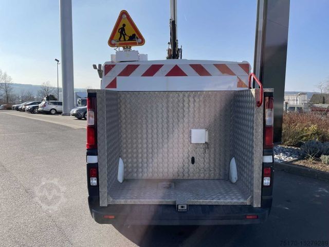 Autocamion cu platformă de lucru RENAULT Trafic dCi 120 L1H1 / France Elevateur 091F 9m