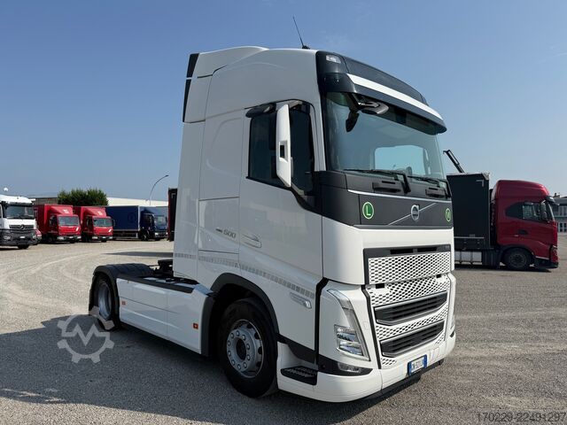 Standardni tegljač Volvo fh 500 i save