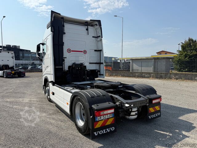 Standardni tegljač Volvo fh 500 i save