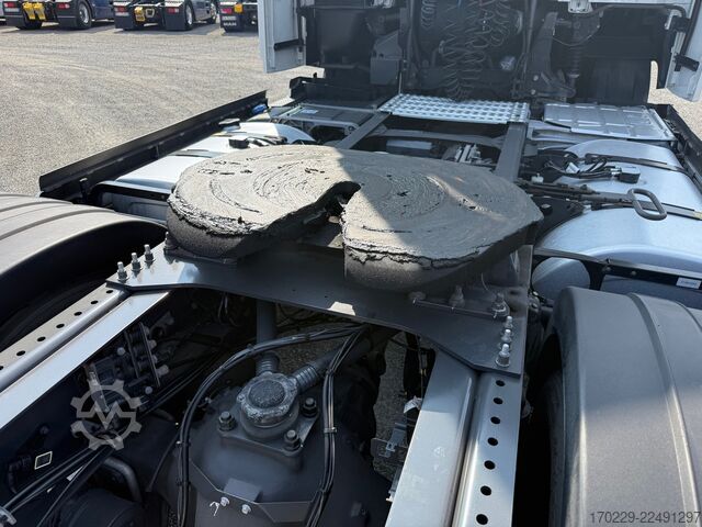 Standardni tegljač Volvo fh 500 i save