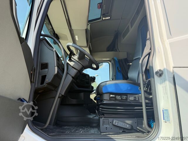 Standardni tegljač Volvo fh 500 i save