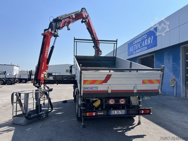 Trevejs tipvogn med kran Iveco Eurocargo 180e28
