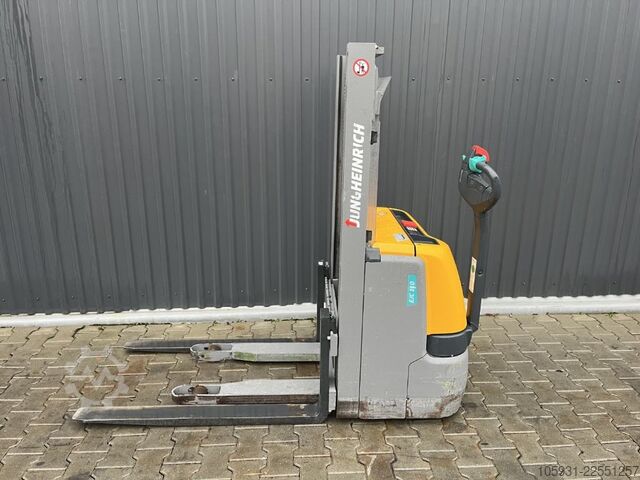 Apilador peatonal Jungheinrich EJC110