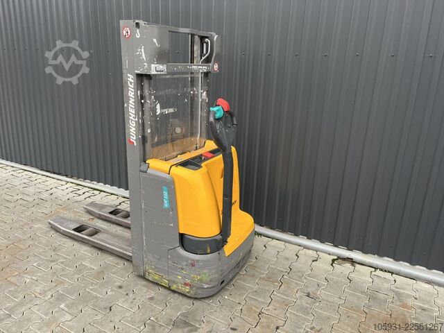 Apilador peatonal Jungheinrich EJC112