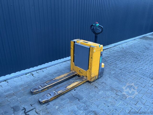 Carretilla elevadora baja Jungheinrich EJEC20
