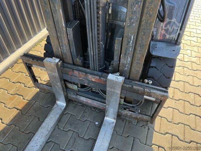 Carretilla eléctrica de 4 ruedas Linde E25H-01/600