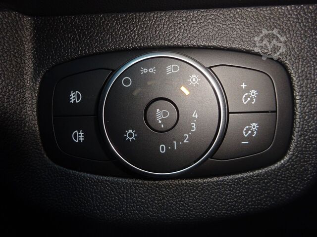 Κλειστό βαν FORD Transit Courier Active Kasten AHK WiPa 2xS-Tür