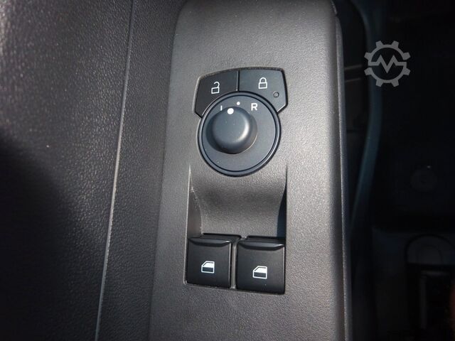 Κλειστό βαν FORD Transit Courier Active Kasten AHK WiPa 2xS-Tür