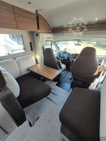 Half-integraal camper BÜRSTNER Signature SFT 7.4 180PS, 18, AHK, Markise