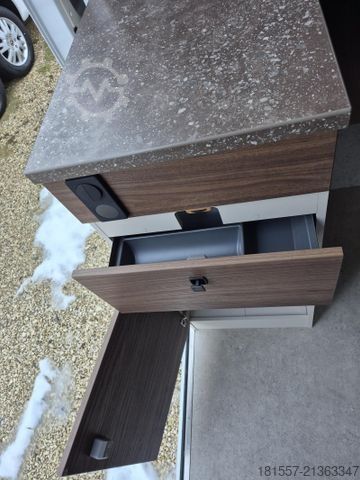 Camper van BÜRSTNER Papillon PC 6.0 Schlafdach / 4-Personen Zulassun