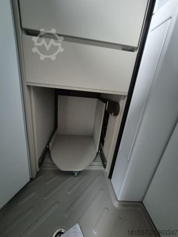 Camper van BÜRSTNER Papillon PC 6.0 Schlafdach / 4-Personen Zulassun