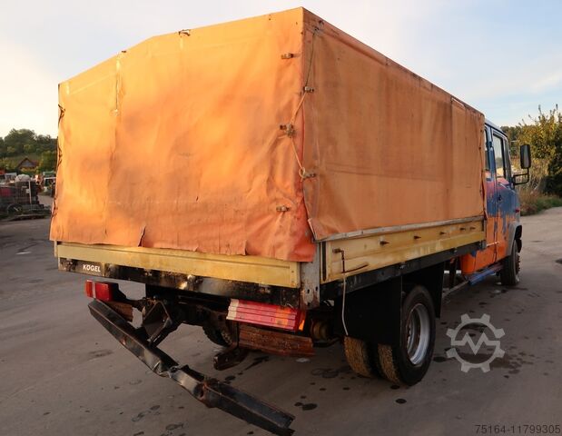 Plosina s plachtou Mercedes-Benz 614 D