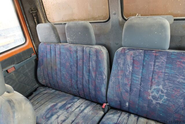 Platós ponyvás Mercedes-Benz 614 D