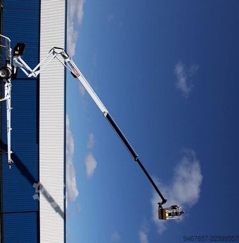 Werkplatform DINOLIFT OY | RAIKKOLANTIE 145, FI-32210 Anhänger-Gelenk-Teleskop-Arbeitsbühne Ty