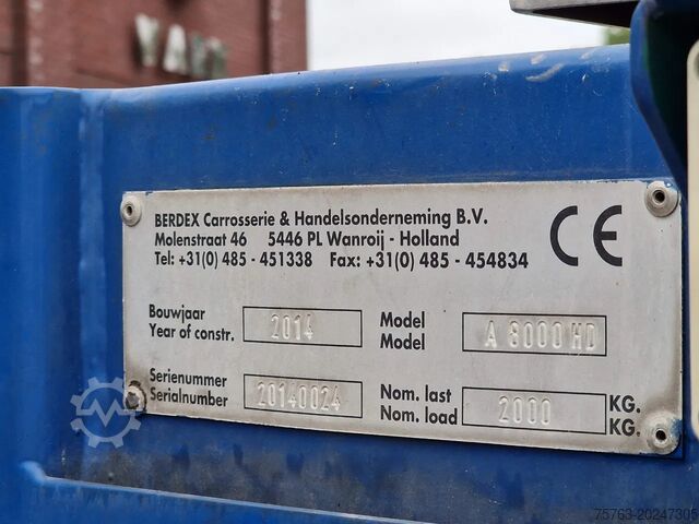 Přeprava dobytka Berdex 0S1227 - 3 deck Livestock - Loadlift - Steering...