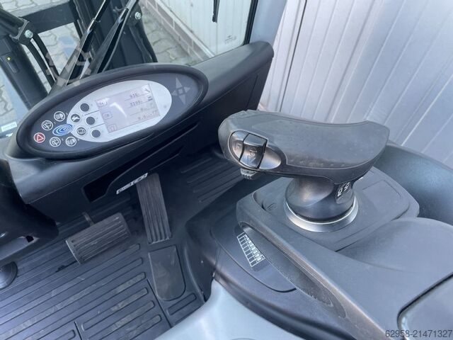 Elektryczny wózek widłowy 3 kołowy Still RX20-18