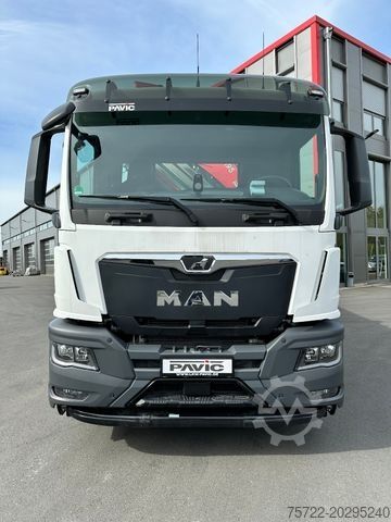 Camion-benne tricar MAN TGS 26.440 6x2H-4 KRAN FASSI F195A.2.24