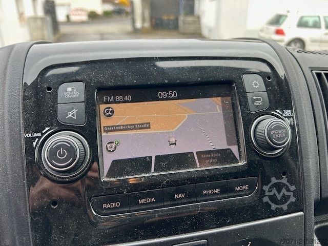 Vrachtwagen met bakwagen CITROEN Jumper  Koffer+LBW*4-35*Navi*Klima*Tempom*165PS*