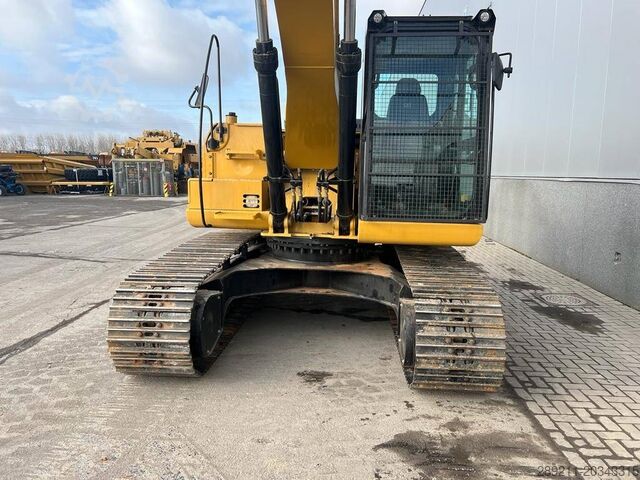 Pelle sur chenilles CAT 320 D3 GC