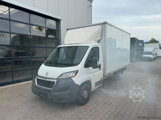 Vrachtwagen met bakwagen PEUGEOT Boxer Koffer ** Motorschade **FESTPREIS