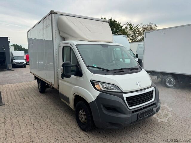 Vrachtwagen met bakwagen PEUGEOT Boxer Koffer ** Motorschade **FESTPREIS