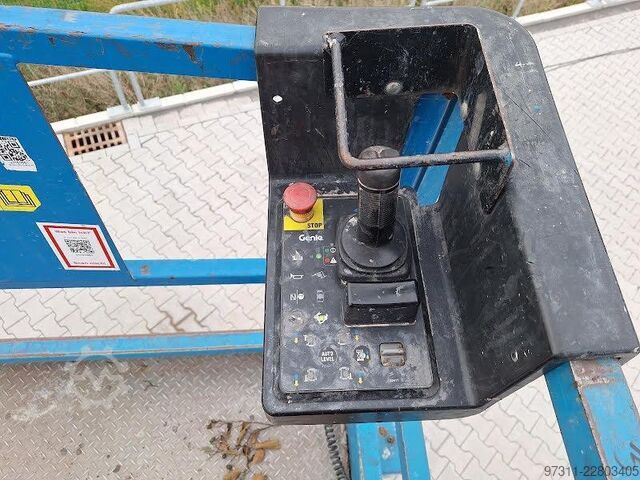 Schaarlift Genie GS-4390 RT