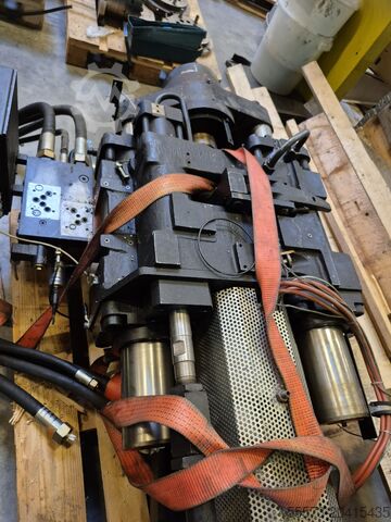 Injection cylinder Engel