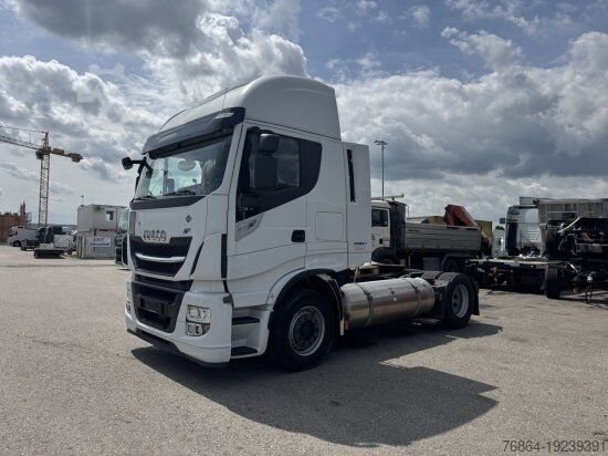 Standardní tahač IVECO STRALIS 460 GAS, 2 LNG-TANKS, RETARDER,