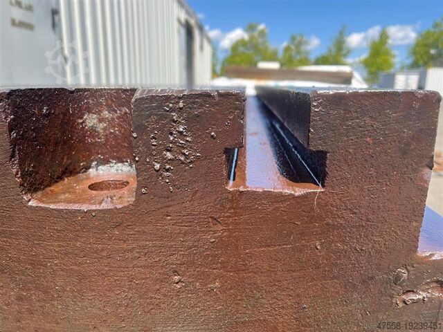 Placa de fixação - Placa de aço - Campo de placas UNBEKANNT / UNKNOWN AP 2000 x1000 x180 (Nr.1-3)