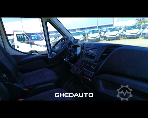 Camion à usage spécial IVECO 65C15 - 65C15