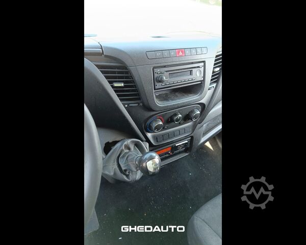 Camion à usage spécial IVECO 65C15 - 65C15