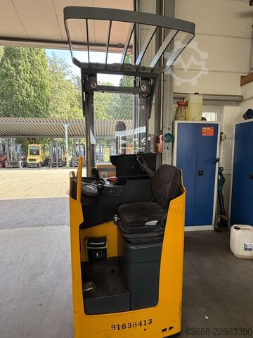 Stand-on gaffeltruck Jungheinrich ESC 214