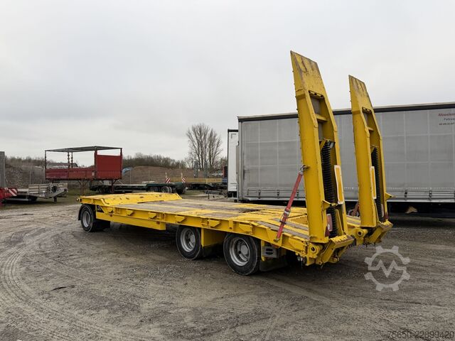 Lågbyggd trailer Schwarzmüller TÜ 30/100  3 Achs Tiefladeranhänger