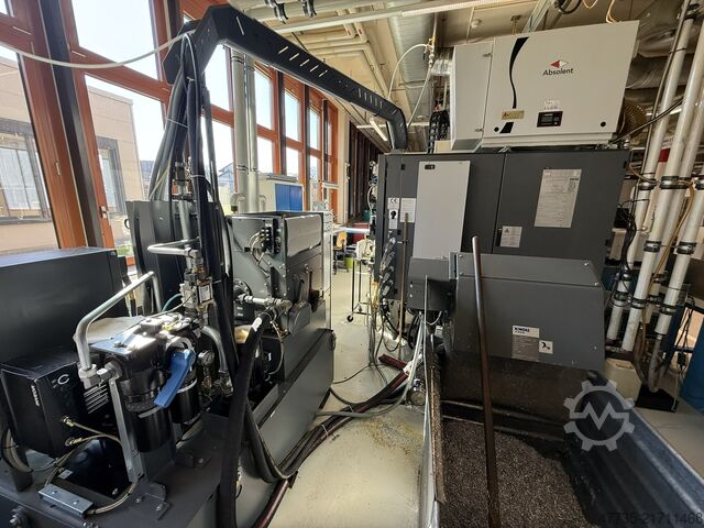 CNC mašinski centar sa robotom CHIRON FZ 15 WM HS